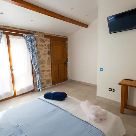 Oustal De La Frayssiere Couette-café