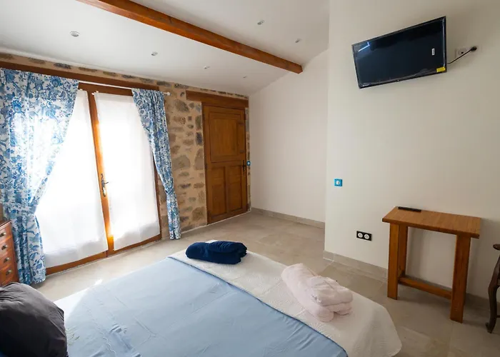 Oustal De La Frayssiere Bed & Breakfast